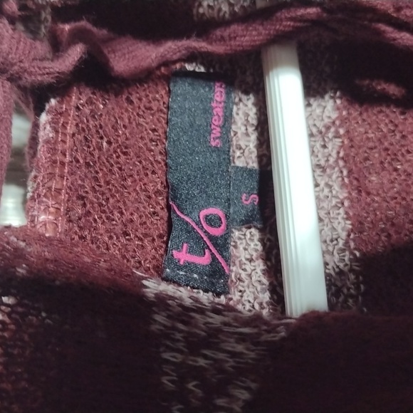 Open Front Hoodie/Sweater - Picture 11 of 14